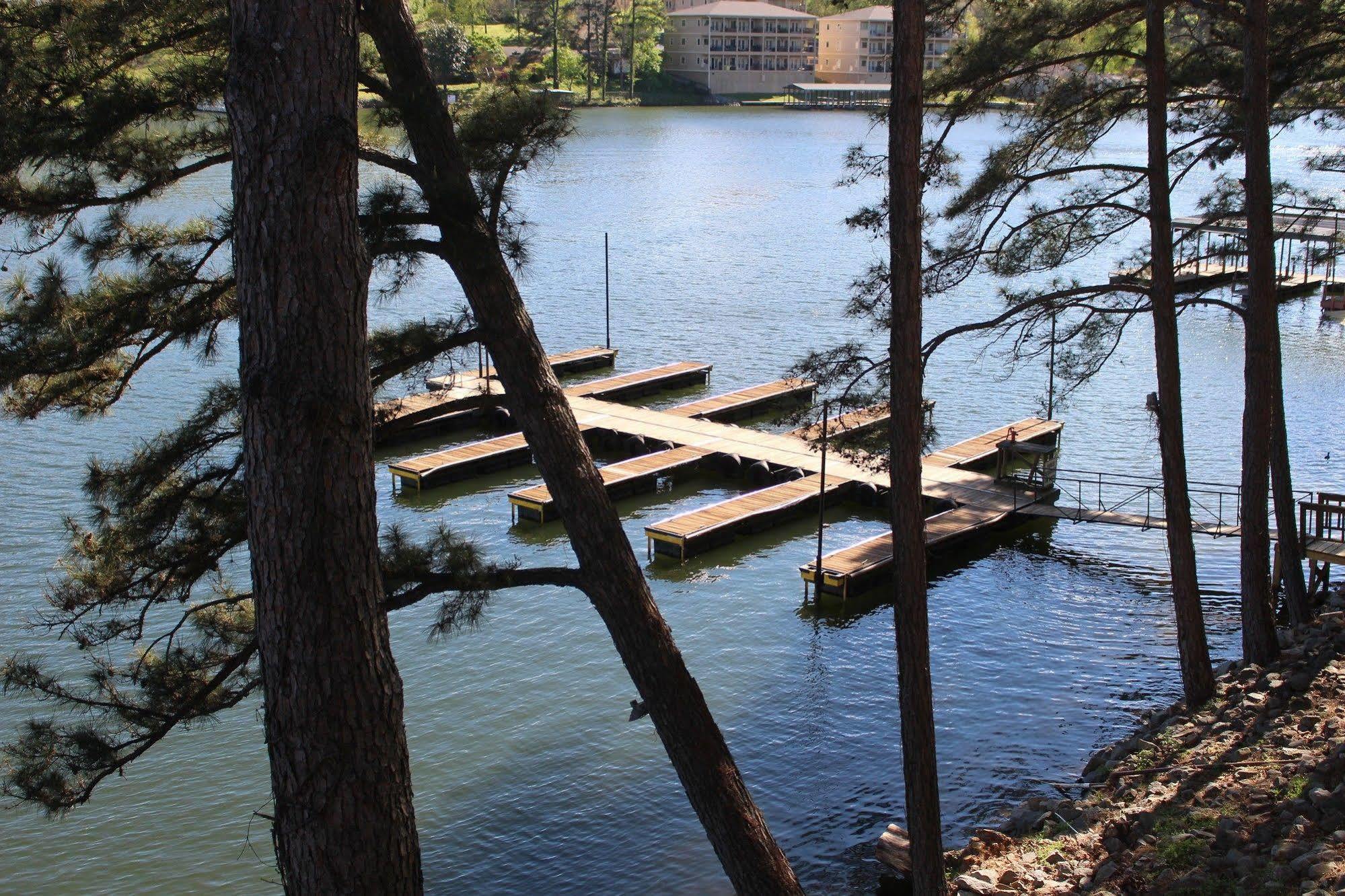 The Wharf Resort Lake Hamilton Exteriör bild